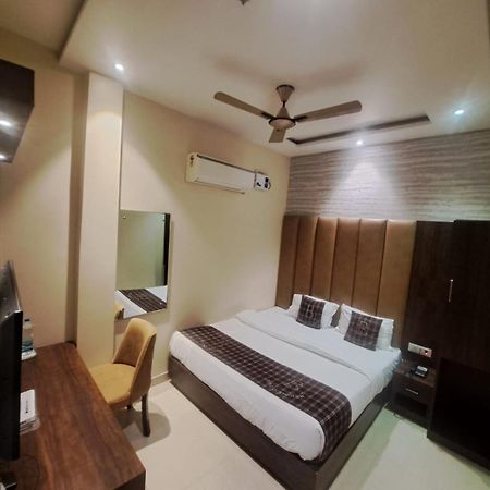 Hotel Blossom Inn อัมริตสา ภายนอก รูปภาพ