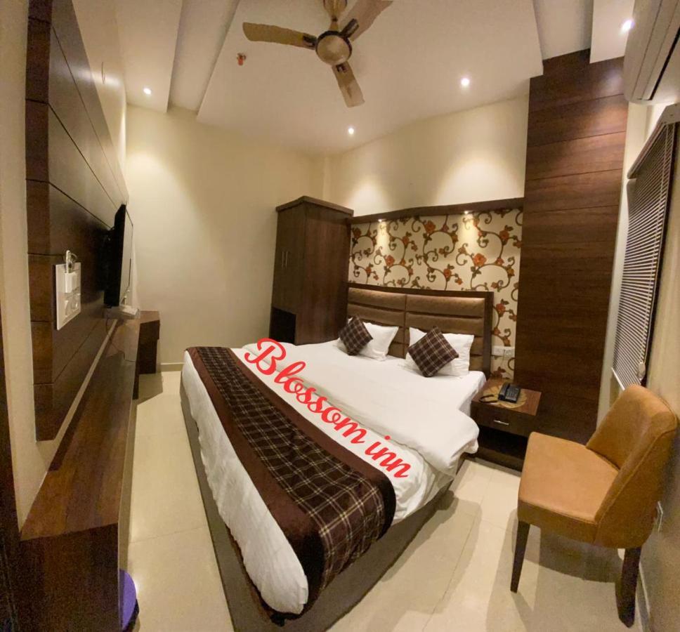 Hotel Blossom Inn อัมริตสา ภายนอก รูปภาพ