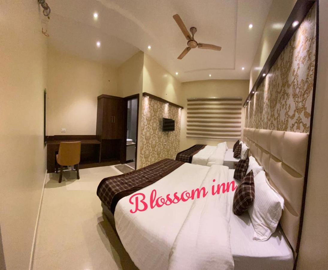 Hotel Blossom Inn อัมริตสา ภายนอก รูปภาพ