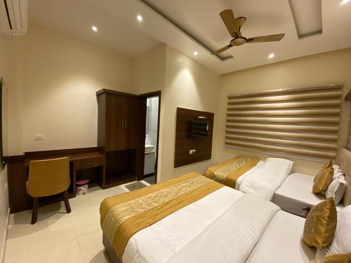 Hotel Blossom Inn อัมริตสา ภายนอก รูปภาพ
