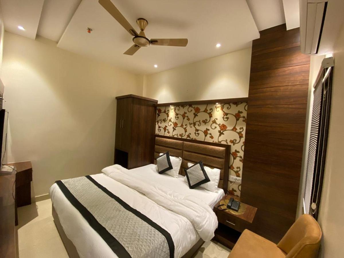 Hotel Blossom Inn อัมริตสา ภายนอก รูปภาพ
