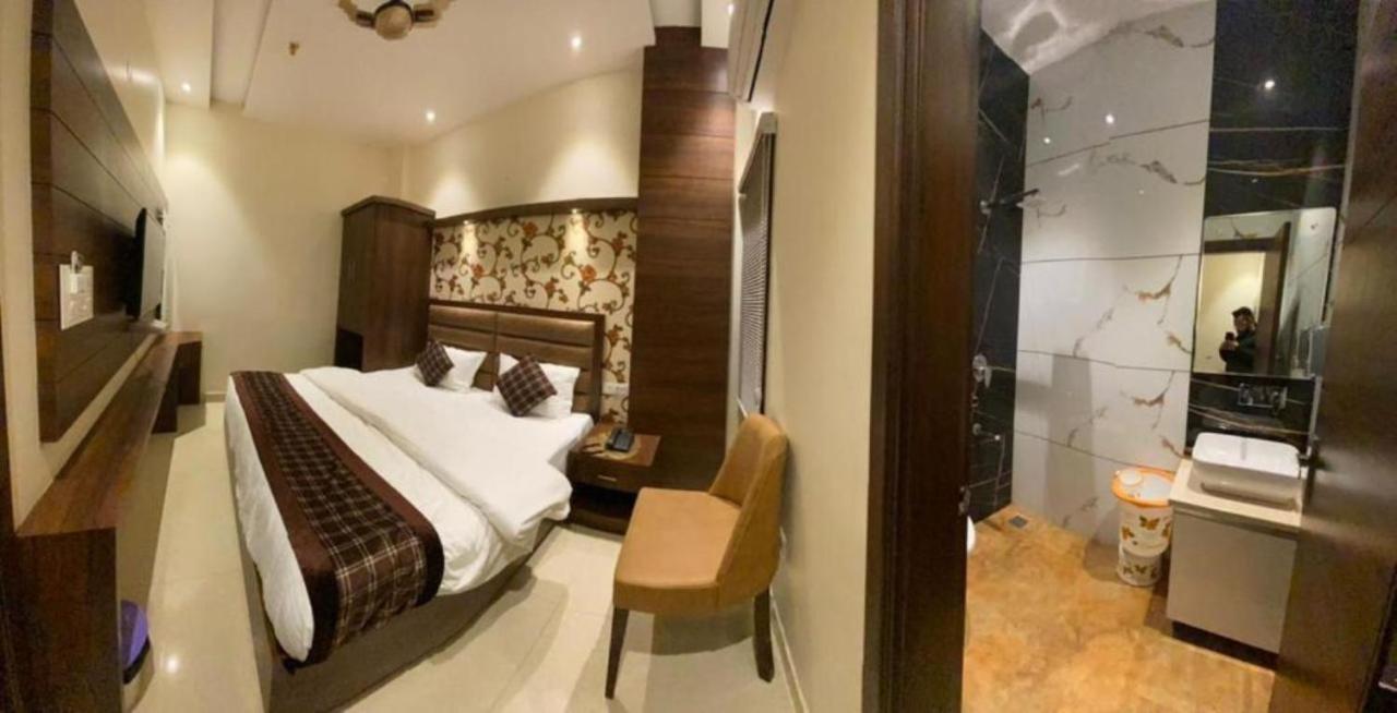Hotel Blossom Inn อัมริตสา ภายนอก รูปภาพ