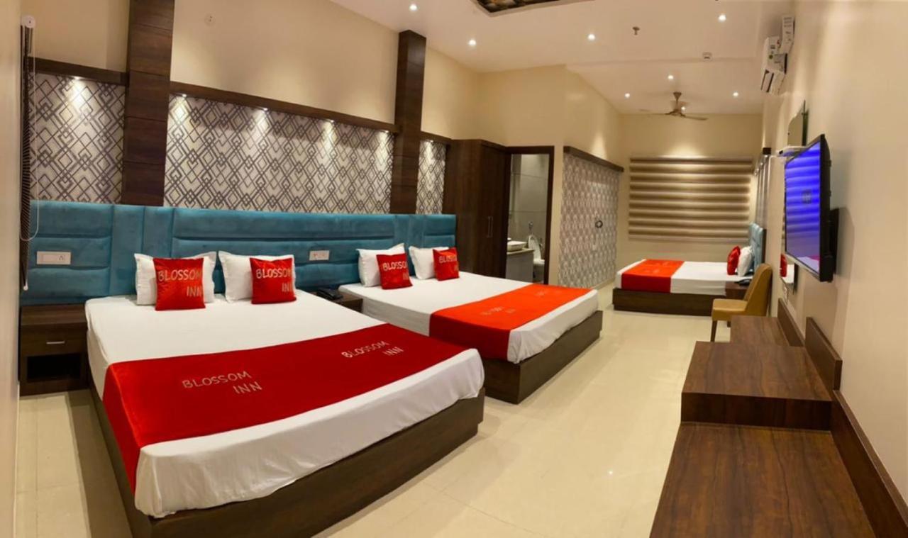 Hotel Blossom Inn อัมริตสา ภายนอก รูปภาพ