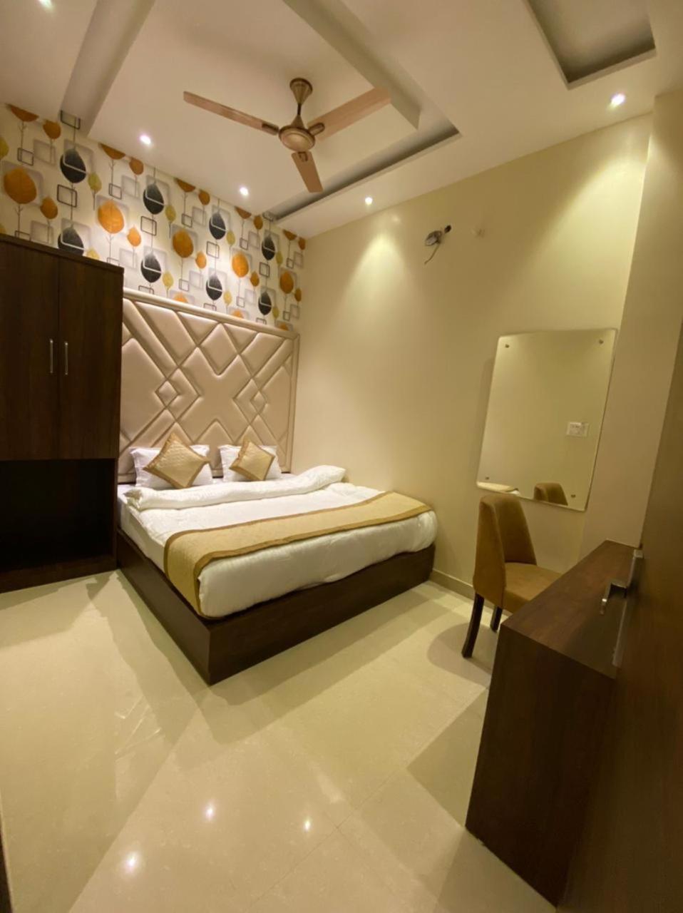 Hotel Blossom Inn อัมริตสา ภายนอก รูปภาพ