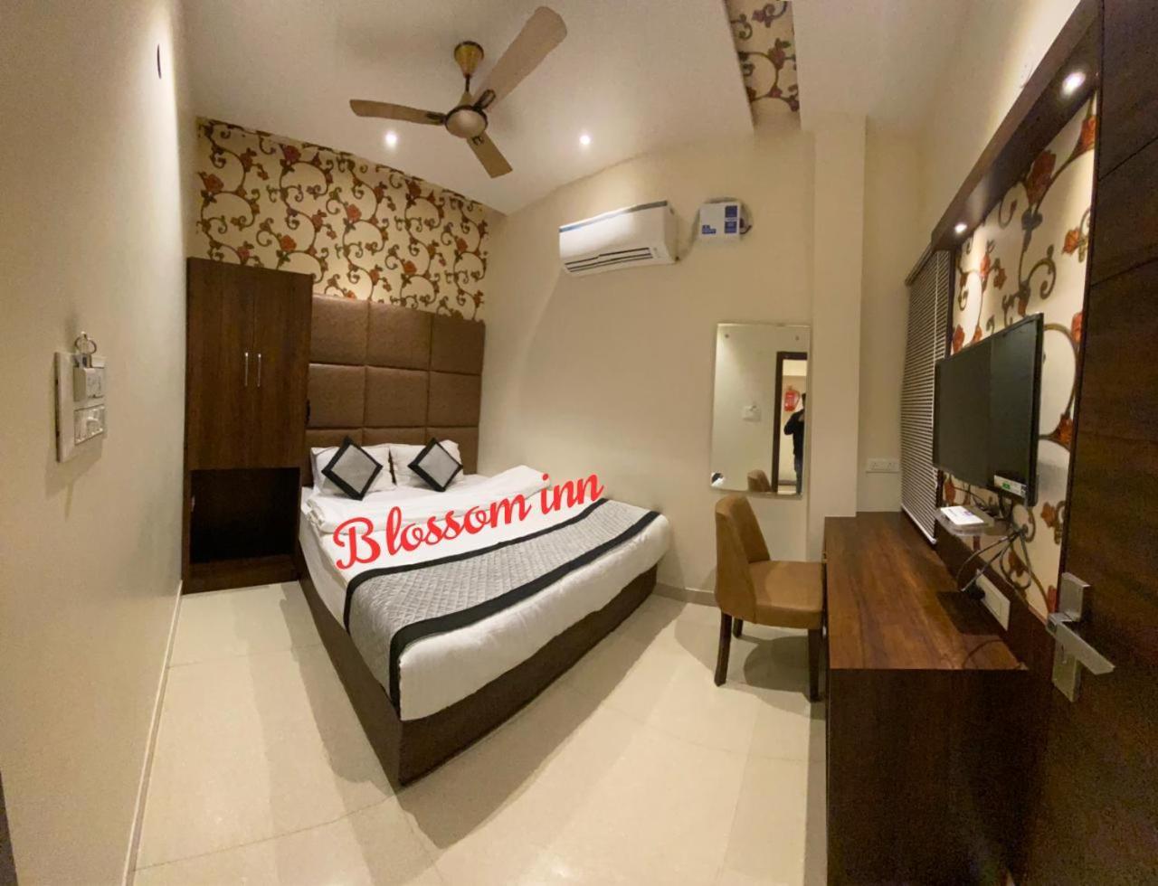 Hotel Blossom Inn อัมริตสา ภายนอก รูปภาพ