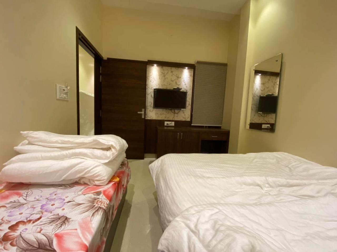 Hotel Blossom Inn อัมริตสา ภายนอก รูปภาพ
