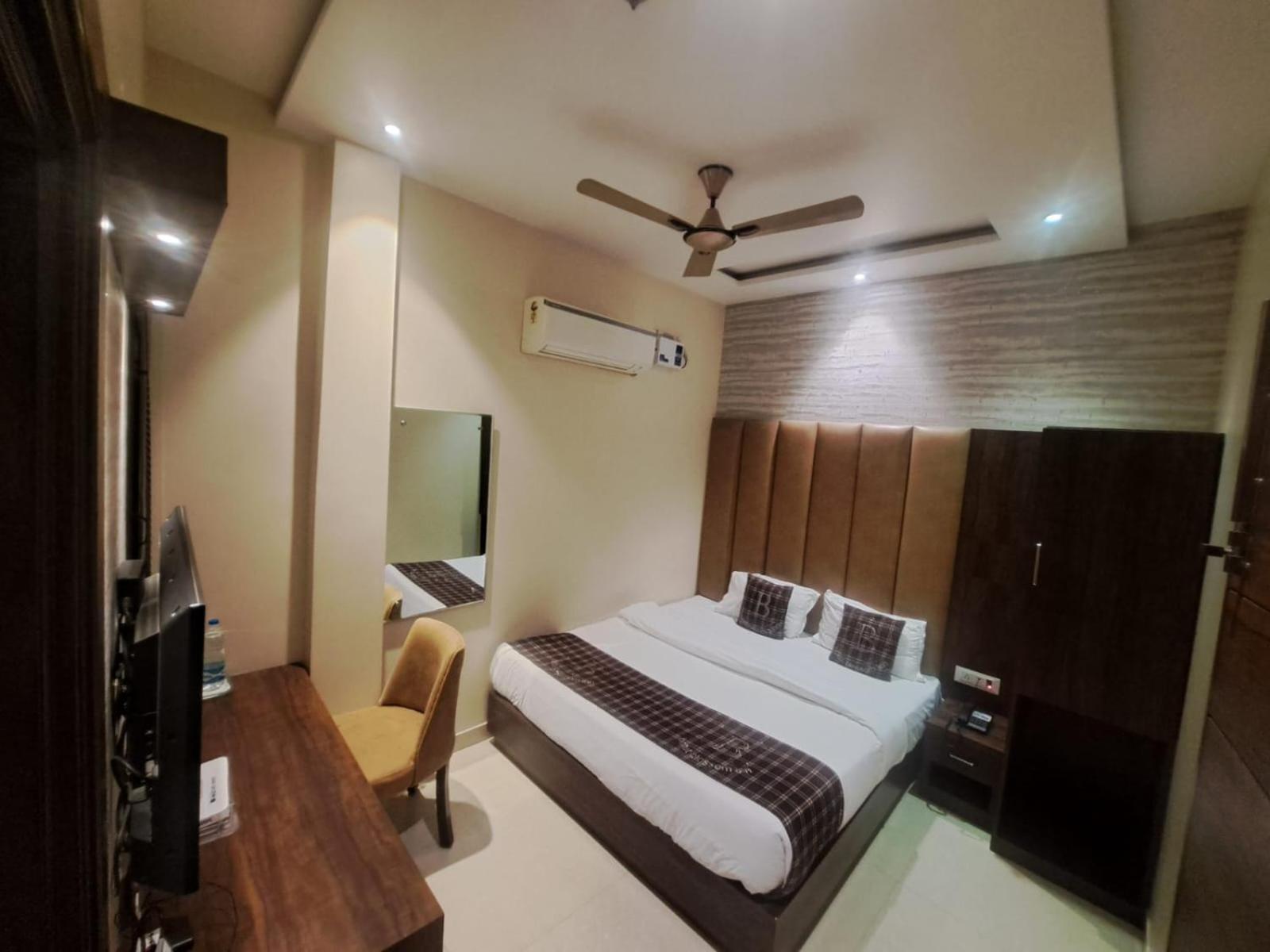 Hotel Blossom Inn อัมริตสา ภายนอก รูปภาพ